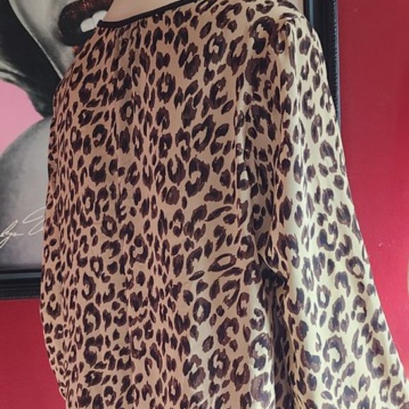 Cheetah Print Button Down Blouse Faux Leather Cuffs Size M - Picture 3 of 4